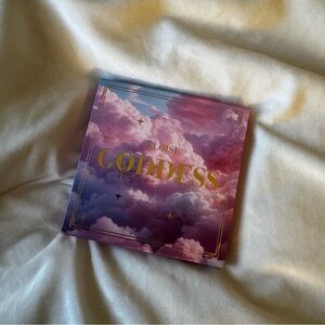 Eloise Beauty Goddess Eyeshadow Palette BNWT ✨ Pink Cloud Packaging